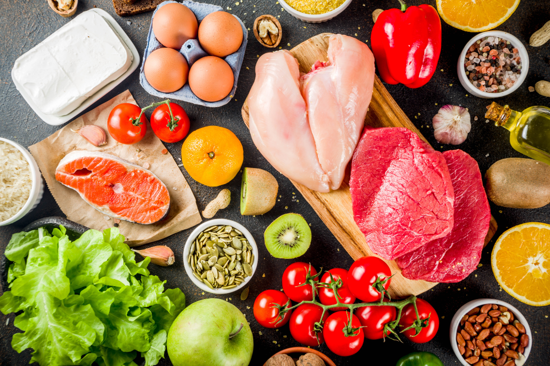 Macronutrienți Explicați: Ghidul Complet Despre Proteine, Carbohidrați și Adevărul Despre Grăsimi (Bune vs. Rele)